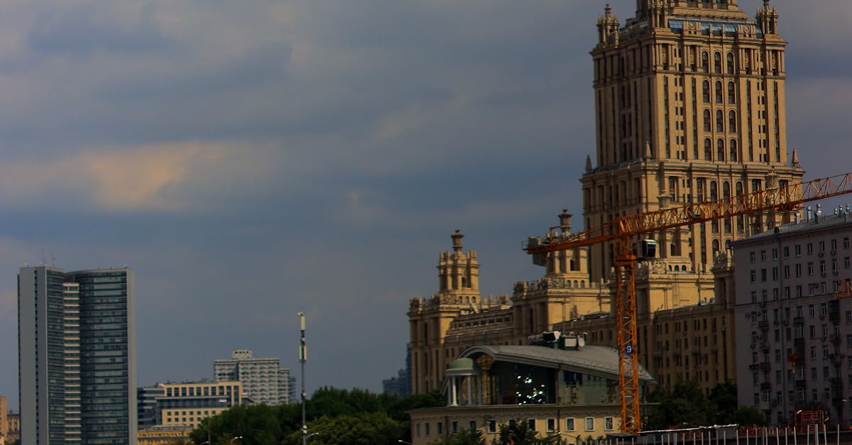 What are the 5 criteria for a lease?